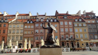 【ワルシャワ】③17~18世紀の町並みを忠実に復元したカラフルな街並みはとても美しく一見の価値ありです。