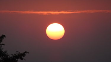 【シェムリアップ】④アンコールの夕陽はアジアの大地を地平線の彼方まで真っ赤に染めます。