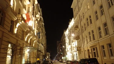 【ワルシャワ】②イルミネーション煌めくノビ・シフィアト通り