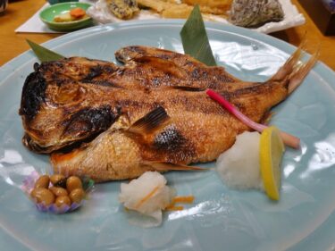 【熱海】大皿からはみ出る金目鯛を頬張って😋たった6室だけの高級別邸に泊る旅。