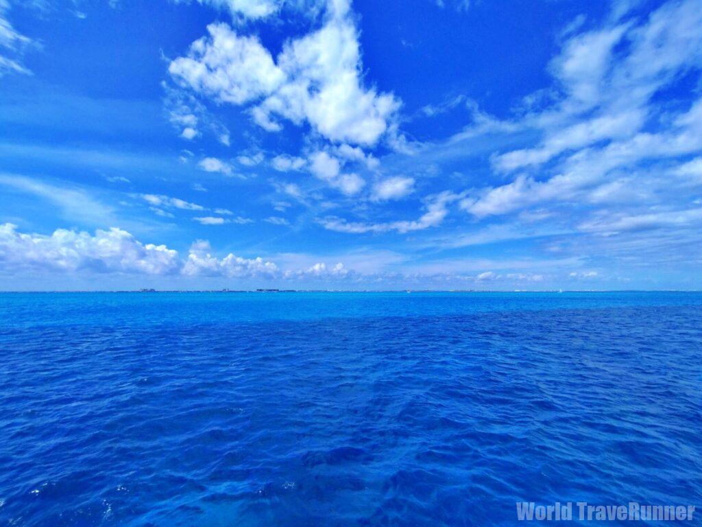 世界トップ10にも選ばれた、白い砂浜とカリビアンブルーの透き通る海が