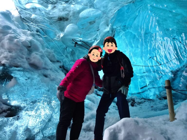 氷河の下にある青の絶景「クリスタル・ケイブ」を冒険したい！大噴火の